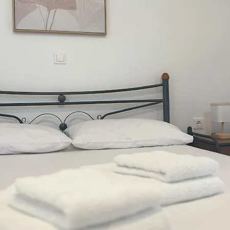 Katastega Tinos * Isztérnia