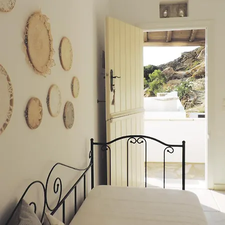 Katastega Tinos * Isztérnia