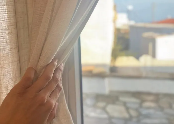 Katastega Tinos * Isztérnia